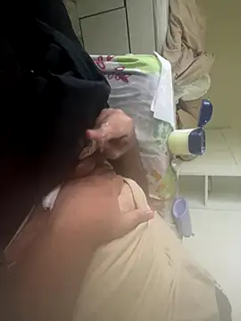 Snapshot of qnawafp chatting on 4, 10, 2025 qnawafp online show from 4, 10, 2025