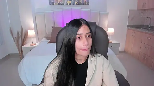 Snapshot of miranda_crawfor chatting on 8, 10, 2025 miranda crawfor online show from 8, 10, 2025