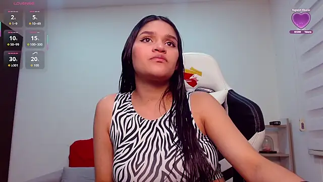 Snapshot of Roxxi_2110 chatting on 24, 9, 2025 Roxxi 2110 online show from 24, 9, 2025