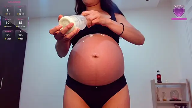 Snapshot of Roxxi_2110 chatting on 1, 10, 2025 Roxxi 2110 online show from 1, 10, 2025