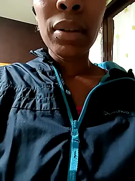 Snapshot of Flacidas chatting on 17, 10, 2025 Flacidas online show from 17, 10, 2025