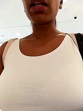 Snapshot of Flacidas chatting on 22, 10, 2025 Flacidas online show from 22, 10, 2025