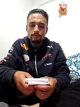 Snapshot of jean--98 chatting on 18, 10, 2025 jean--98 online show from 18, 10, 2025