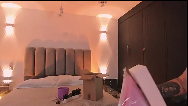 Snapshot of AlliceLover chatting on 13, 9, 2025 AlliceLover online show from 13, 9, 2025