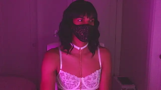 zoe good girl online show from 18, 11, 2025