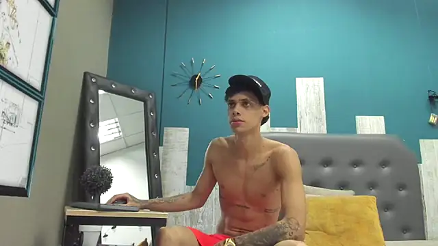 Snapshot of Ian1_ chatting on 8, 11, 2025 Ian1 online show from 8, 11, 2025