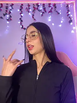 Lia  1 online show from 13, 12, 2025