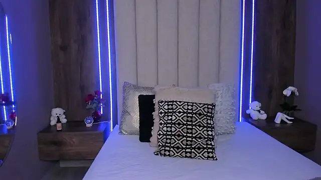 LucySalvatore  online show from 11, 3, 2026