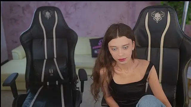 Regina Sweet054 online show from 12, 11, 2025