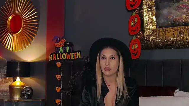 VickiSpice online show from 31, 10, 2025