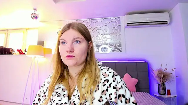 AshleyJoness online show from 4, 11, 2025