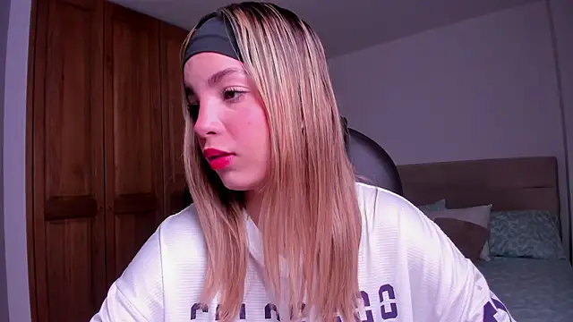 Snapshot of jana_parissi chatting on 3, 10, 2025 jana parissi online show from 3, 10, 2025