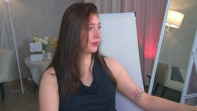 Mary Miiller online show from 18, 11, 2025