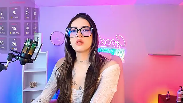 Alice Vixen online show from 30, 10, 2025