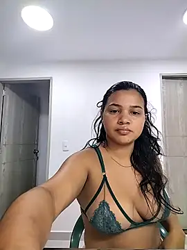 Snapshot of Eimy-04 chatting on 10, 10, 2025 Eimy-04 online show from 10, 10, 2025