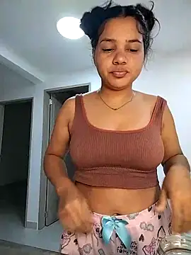 Snapshot of Eimy-04 chatting on 1, 11, 2025 Eimy-04 online show from 1, 11, 2025