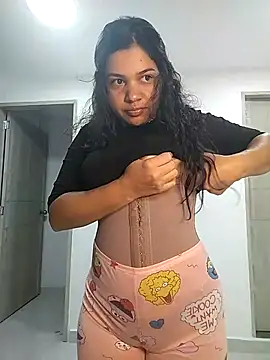 Snapshot of Eimy-04 chatting on 3, 11, 2025 Eimy-04 online show from 3, 11, 2025