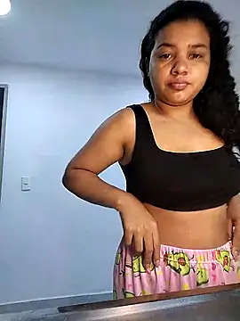 Snapshot of Eimy-04 chatting on 11, 11, 2025 Eimy-04 online show from 11, 11, 2025