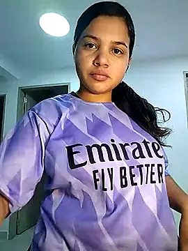 Snapshot of Eimy-04 chatting on 15, 11, 2025 Eimy-04 online show from 15, 11, 2025