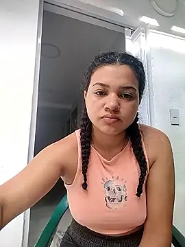 Snapshot of Eimy-04 chatting on 25, 11, 2025 Eimy-04 online show from 25, 11, 2025