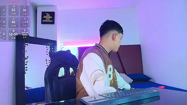 Snapshot of Lucass_love chatting on 1, 10, 2025 Lucass love online show from 1, 10, 2025