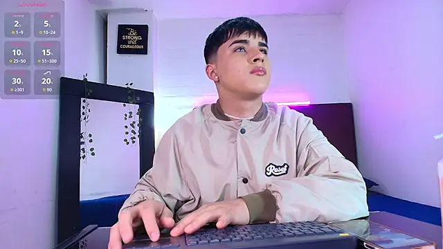 Snapshot of Lucass_love chatting on 2, 10, 2025 Lucass love online show from 2, 10, 2025