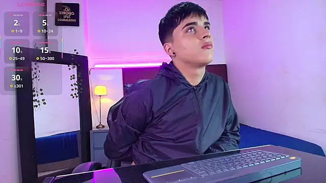 Snapshot of Lucass_love chatting on 7, 10, 2025 Lucass love online show from 7, 10, 2025