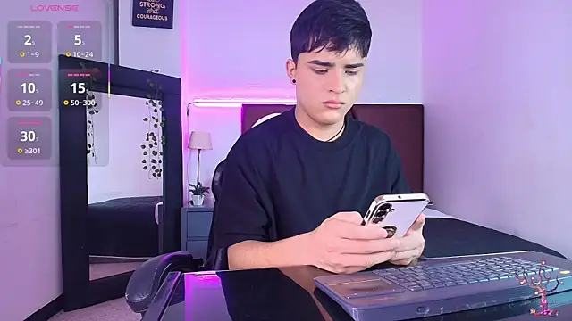 Snapshot of Lucass_love chatting on 18, 10, 2025 Lucass love online show from 18, 10, 2025