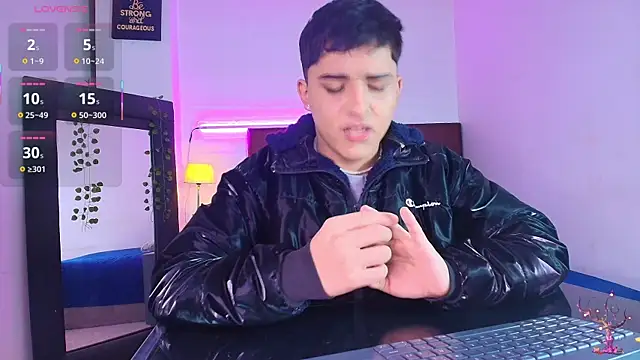 Snapshot of Lucass_love chatting on 28, 10, 2025 Lucass love online show from 28, 10, 2025