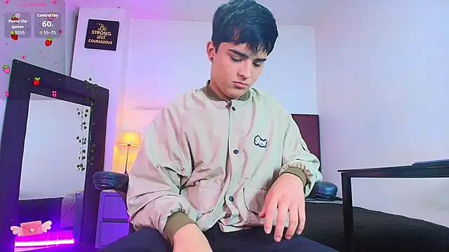 Snapshot of Lucass_love chatting on 2, 12, 2025 Lucass love online show from 2, 12, 2025