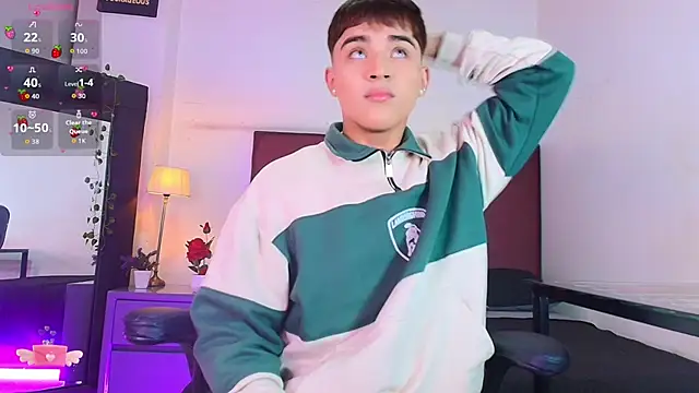 Snapshot of Lucass_love chatting on 4, 12, 2025 Lucass love online show from 4, 12, 2025