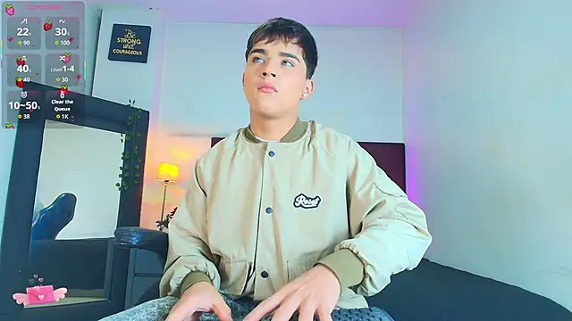 Snapshot of Lucass_love chatting on 18, 12, 2025 Lucass love online show from 18, 12, 2025