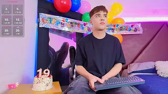 Snapshot of Lucass_love chatting on 4, 2, 2026 Lucass love online show from 4, 2, 2026