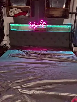Shy Ivy online show from 20, 10, 2025