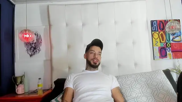 Snapshot of VinzenzRizzo chatting on 6, 7, 2026 VinzenzRizzo online show from 6, 7, 2026