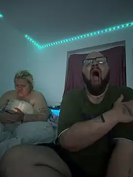 mrandmrsdarkside online show from 13, 4, 2026