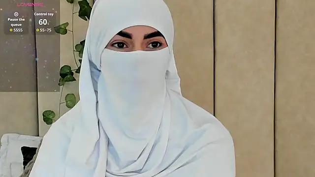 Snapshot of _Zahiira_ chatting on 2, 10, 2025 Zahiira online show from 2, 10, 2025