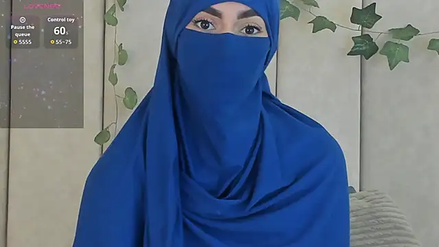 Snapshot of _Zahiira_ chatting on 7, 10, 2025 Zahiira online show from 7, 10, 2025