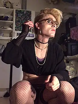 Sissy Cindy Whore online show from 12, 4, 2026