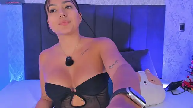 Snapshot of dana_hazze chatting on 18, 12, 2025 dana hazze online show from 18, 12, 2025