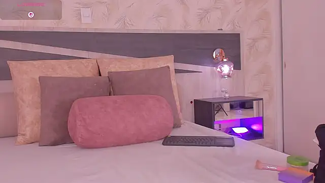 Snapshot of dana_hazze chatting on 23, 2, 2026 dana hazze online show from 23, 2, 2026