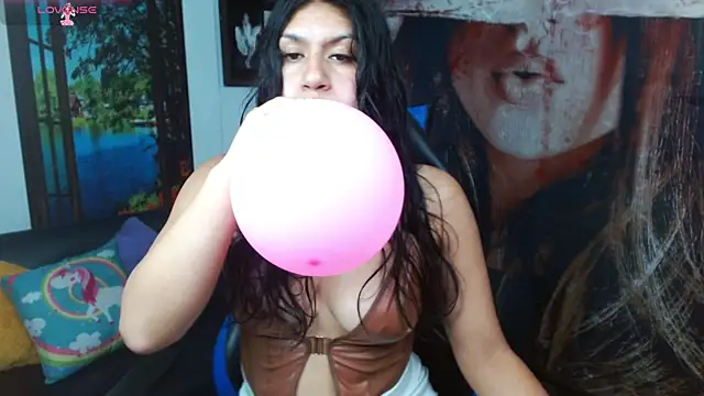 Snapshot of gigi_gilt_ chatting on 24, 6, 2026 gigi gilt online show from 24, 6, 2026