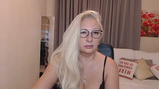 Snapshot of ValeriaSharm chatting on 12, 11, 2025 ValeriaSharm online show from 12, 11, 2025