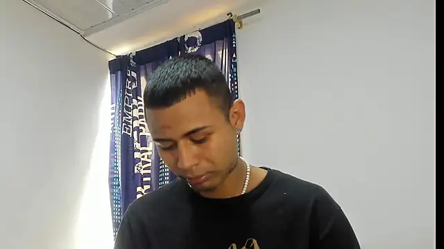 Snapshot of _Logan_Colton_ chatting on 4, 11, 2025 Logan Colton online show from 4, 11, 2025