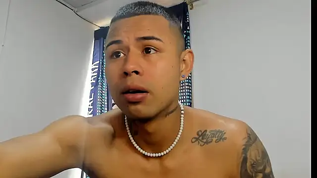 Snapshot of _Logan_Colton_ chatting on 13, 11, 2025 Logan Colton online show from 13, 11, 2025