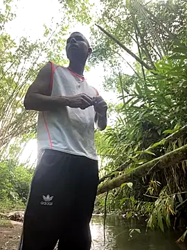 Snapshot of _Logan_Colton_ chatting on 22, 11, 2025 Logan Colton online show from 22, 11, 2025