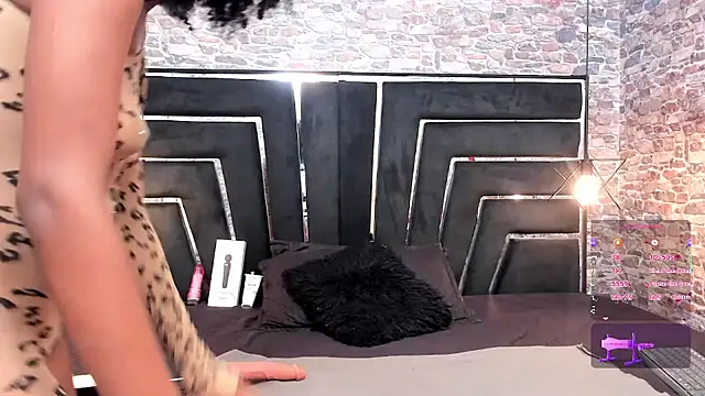 SASHA BROWNIE   online show from 30, 5, 2026