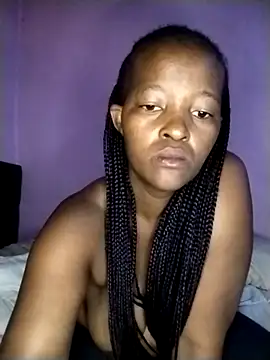 Snapshot of curvyyyyBabe chatting on 2, 12, 2025 curvyyyyBabe online show from 2, 12, 2025