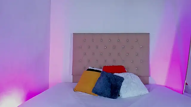 Snapshot of Zafiro__Brown chatting on 23, 9, 2025 Zafiro Brown online show from 23, 9, 2025