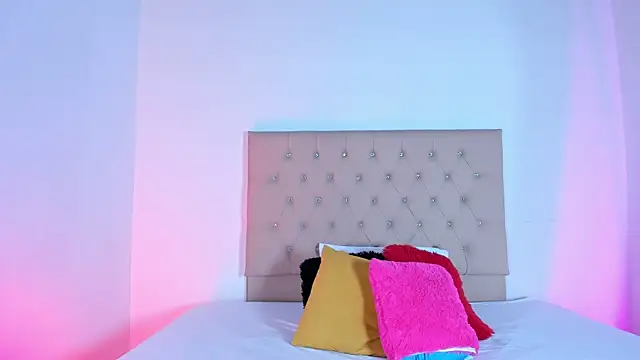 Snapshot of Zafiro__Brown chatting on 2, 11, 2025 Zafiro Brown online show from 2, 11, 2025